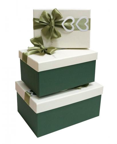 Набор из трёх прямоугольных подарочных коробок зелёного цвета, отделка фактурной бумагой, бант из ленты с декором, размер 25,5*17*12,5 см.