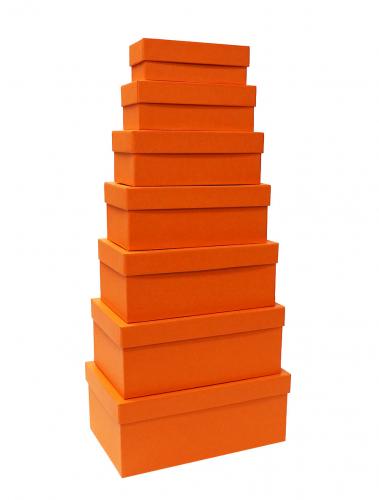Набор из семи прямоугольных подарочных коробок оранжевого цвета, отделка матовой фактурной бумагой, размер 28*18*11,5 см.