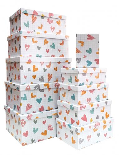 Набор из десяти прямоугольных подарочных коробок, отделка матовой бумагой с рисунком "Сердечки" на белом фоне, размер 37*28*17 см.