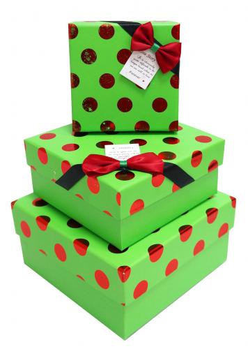 Набор из трёх подарочных коробок ярко-зелёного цвета с металлизированным красным рисунком "горошек" и атласным бантом, размер 17*17*9 см.