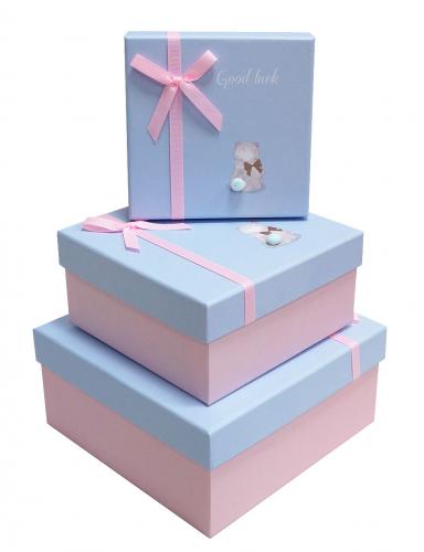 Набор из трёх квадратных подарочных коробок с рисунком "Мишка" и хвостиком-помпоном, размер 21*21*10 см.