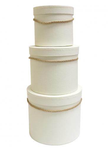 Набор из трёх высоких круглых подарочных коробок молочного цвета с ручками, размер d19,5см х h17см
