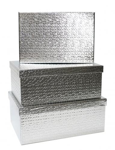 Набор из трёх прямоугольных подарочных коробок серебряного цвета, отделка блестящей фактурной бумагой, размер 31*22*12,5 см.
