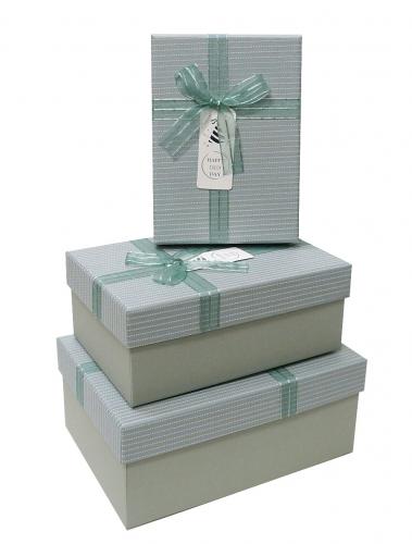 Набор из трёх прямоугольных подарочных коробок светло-бирюзового цвета с бантом из капроновой ленты, отделка фактурной бумагой, размер 22*16*9,5 см.