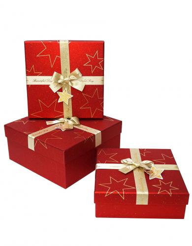 Набор из трёх красных квадратных подарочных коробок с бантом из ленты, отделка фактурной блестящей бумагой с рисунком, размер 24*24*11,5 см.