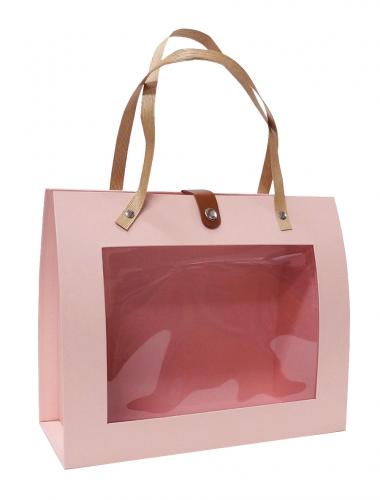 Прямоугольная подарочная коробка с ручкамии и прозрачным окошком, отделка матовой розовой бумагой, размер 28*23*11,5 см.